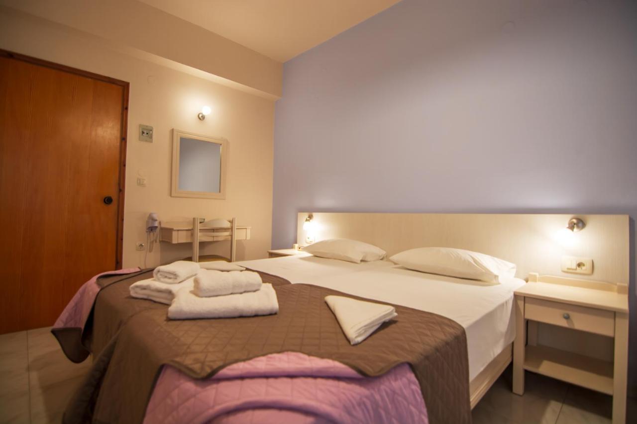 Scorpios Family Rooms Palaiochora Exteriér fotografie
