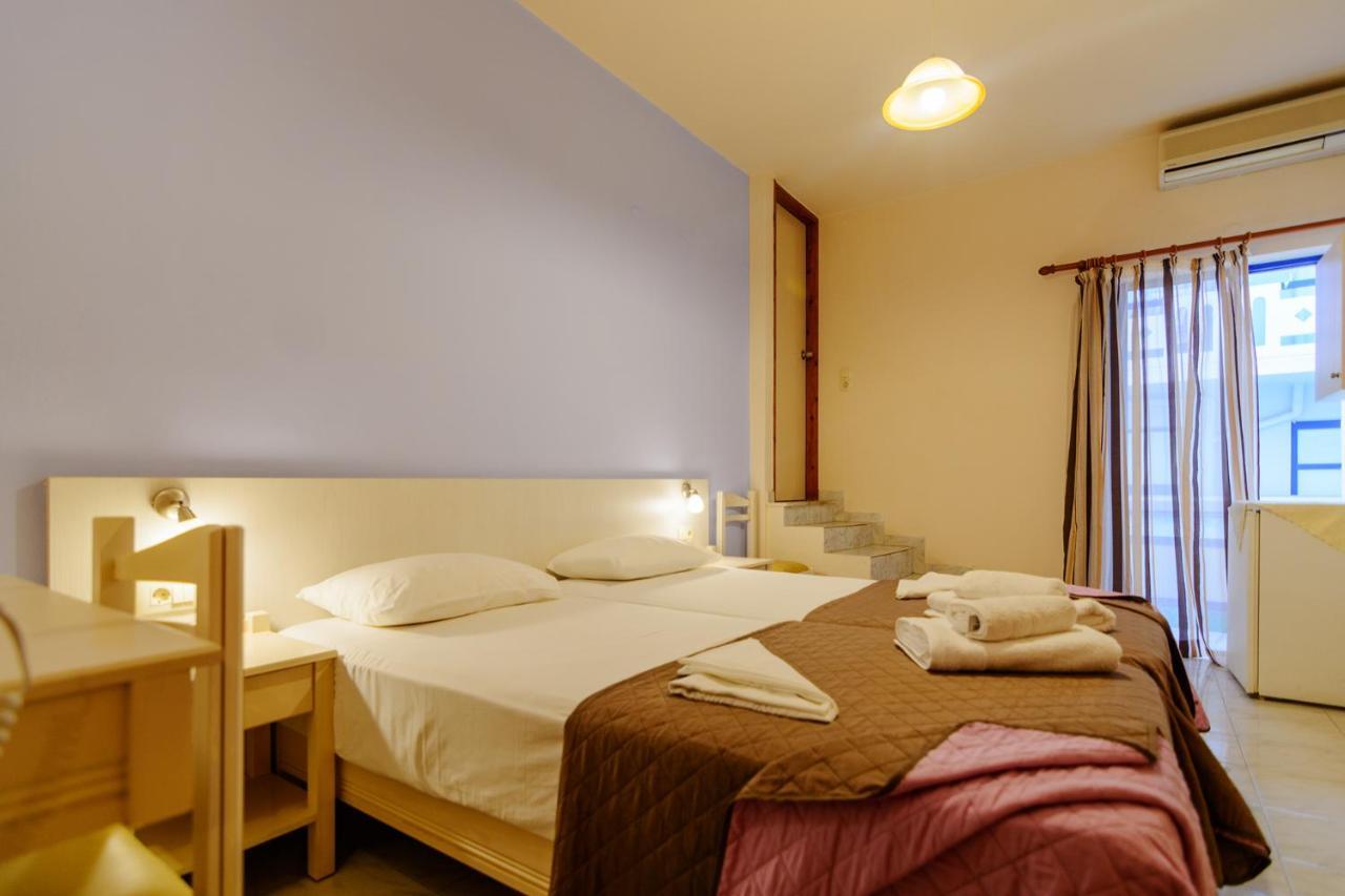 Scorpios Family Rooms Palaiochora Exteriér fotografie