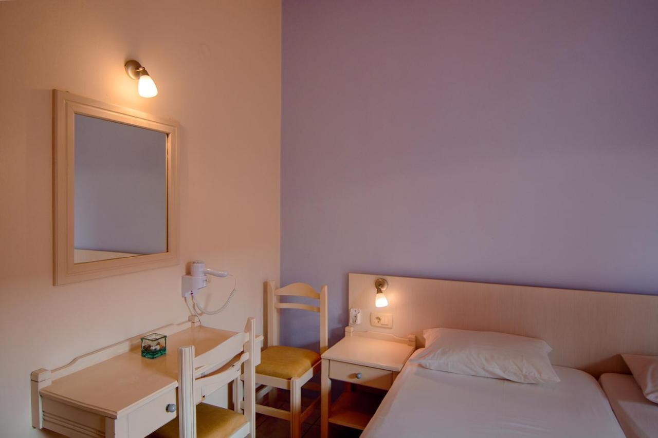 Scorpios Family Rooms Palaiochora Exteriér fotografie