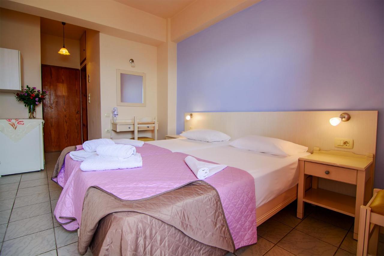 Scorpios Family Rooms Palaiochora Exteriér fotografie