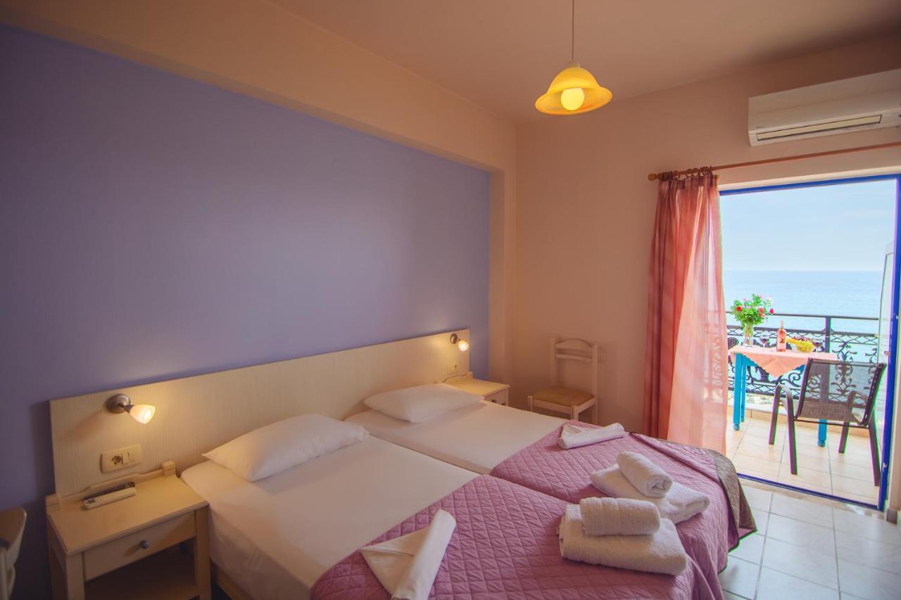 Scorpios Family Rooms Palaiochora Exteriér fotografie