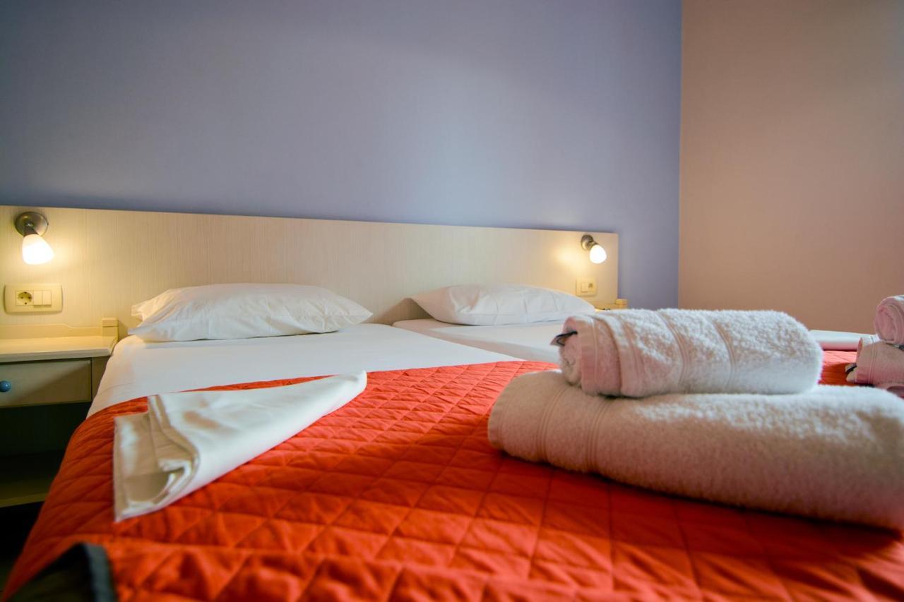Scorpios Family Rooms Palaiochora Exteriér fotografie